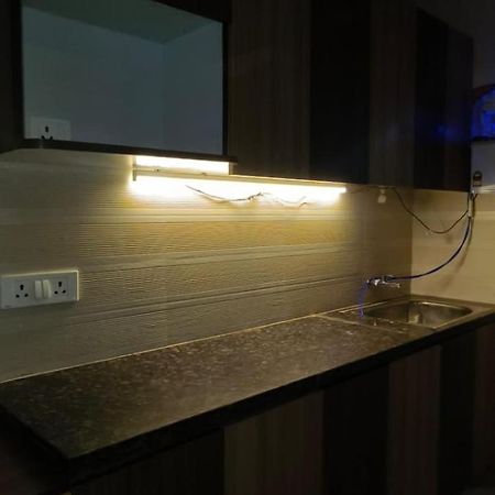 Chaudhary Homes เกรทเตอร์นอยดา ภายนอก รูปภาพ