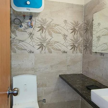 Chaudhary Homes เกรทเตอร์นอยดา ภายนอก รูปภาพ