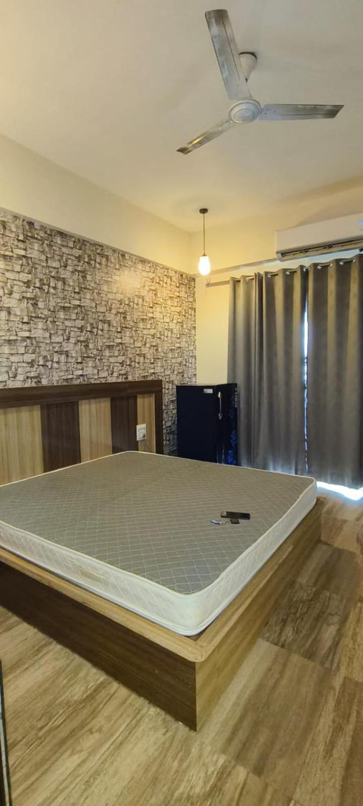 Chaudhary Homes เกรทเตอร์นอยดา ภายนอก รูปภาพ